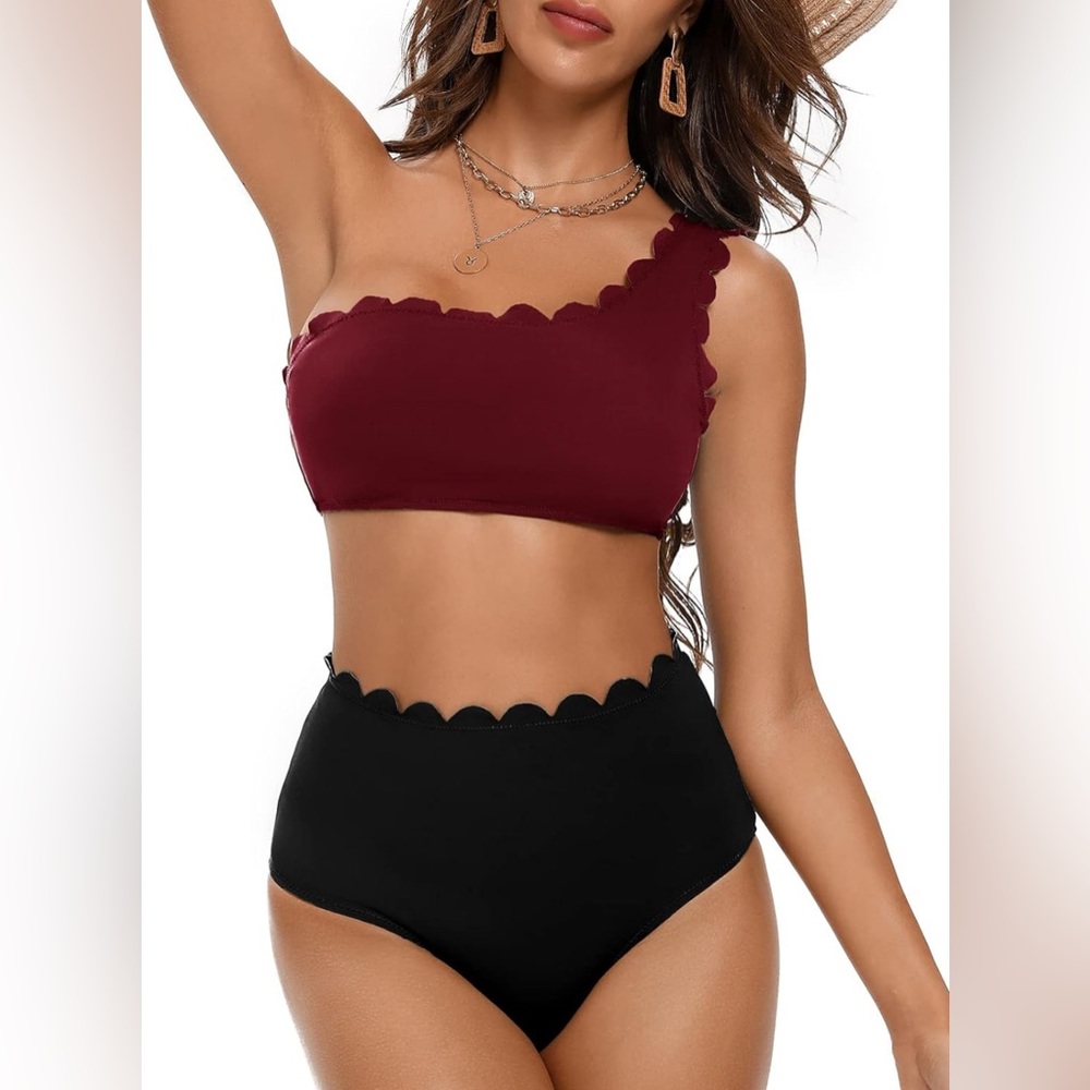 Two-piece one-shoulder swimsuit